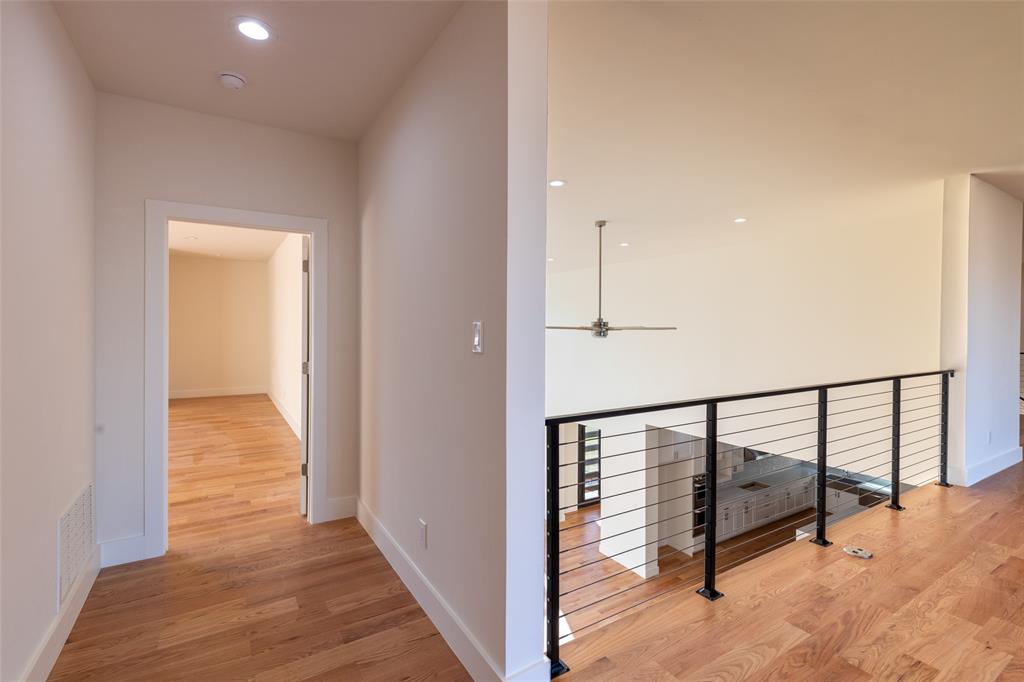 Royal Crest - Residential