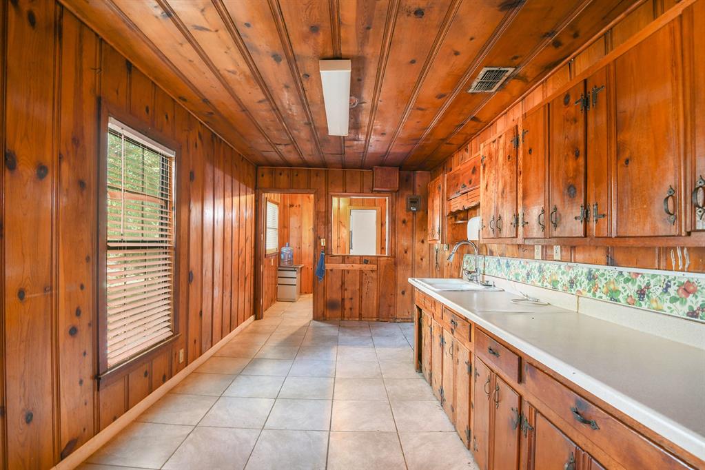 A-18 JM AROCHA - Residential