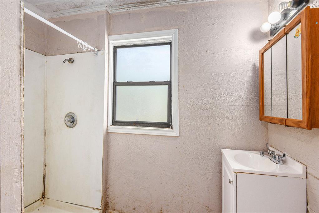 A-18 JM AROCHA - Residential