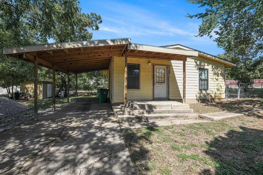 Discover this move-in-ready 3-bedroom, 2-bath residence on an oversized corner lot in Bridgeport. The one-story home offers 1,326 sq ft of living space and sits on roughly a 0.31-acre parcel, giving you plenty of outdoor room and flexible possibilities. The property is now ready for its next owner!   Bonus: The adjacent lots at 12 & 13 Edison St may be available for a combined purchase, creating a strategic package deal ideal for expansion, rental investment, or creative development. Located in a quiet neighborhood yet close to Bridgeport amenities—this is an excellent opportunity for buyers seeking space, flexibility, and potential.