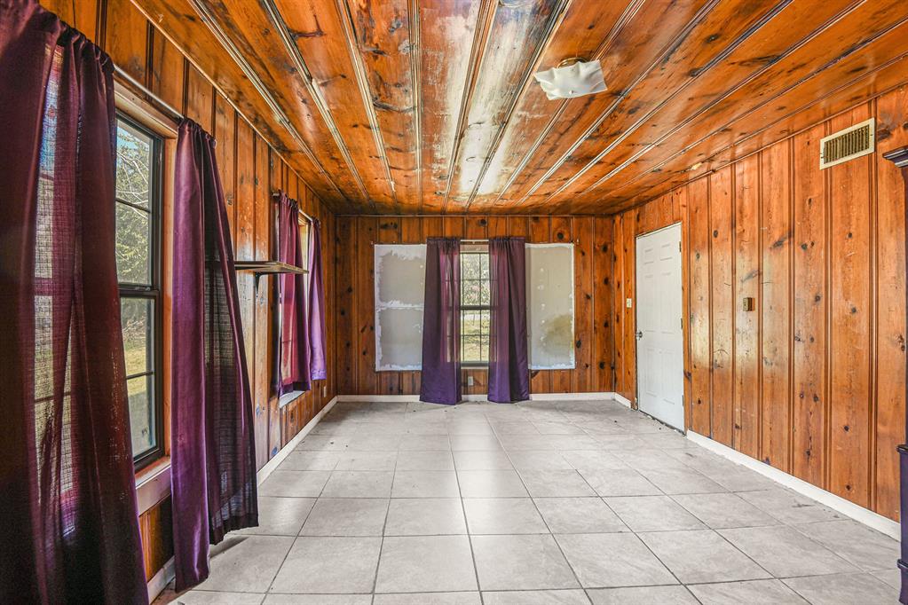 A-18 JM AROCHA - Residential