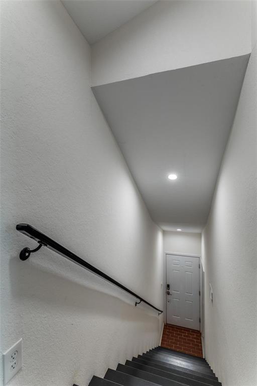 Cedar Ridge At Hurst Twnhms - Residential Lease