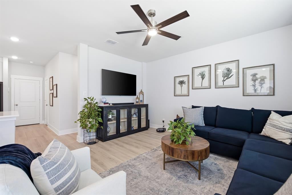7505 Reis Lane
