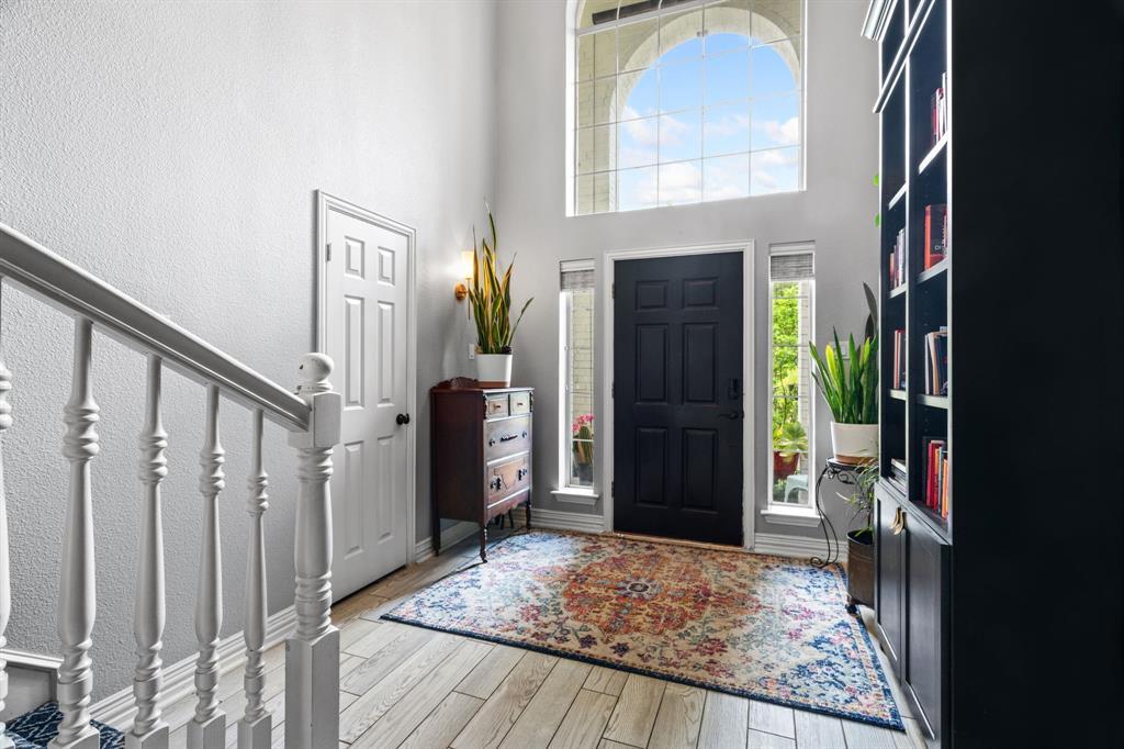 3804 Comanche Trail