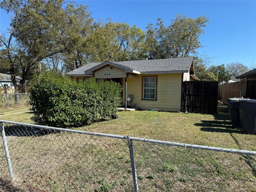 Motivated Seller Priced to Sell AS IS. Exceptional investment opportunity in Dallas. This charming 3 bedroom 2 bath single family home offers a functional layout with great potential to renovate, expand, or make it your own. Whether you’re a first time homebuyer ready to personalize your space or an investor looking to add to your portfolio, this property is a smart buy. Enjoy a covered front porch and a spacious backyard with patio, ideal for entertaining, gardening, or relaxing outdoors. Located just 15 minutes from Downtown Dallas and only 1 minute from the Texas Horse Park at the Trinity, this neighborhood is on the rise and gaining attention. Don’t miss your chance to secure a well priced home in a growing area ready for your vision and updates.