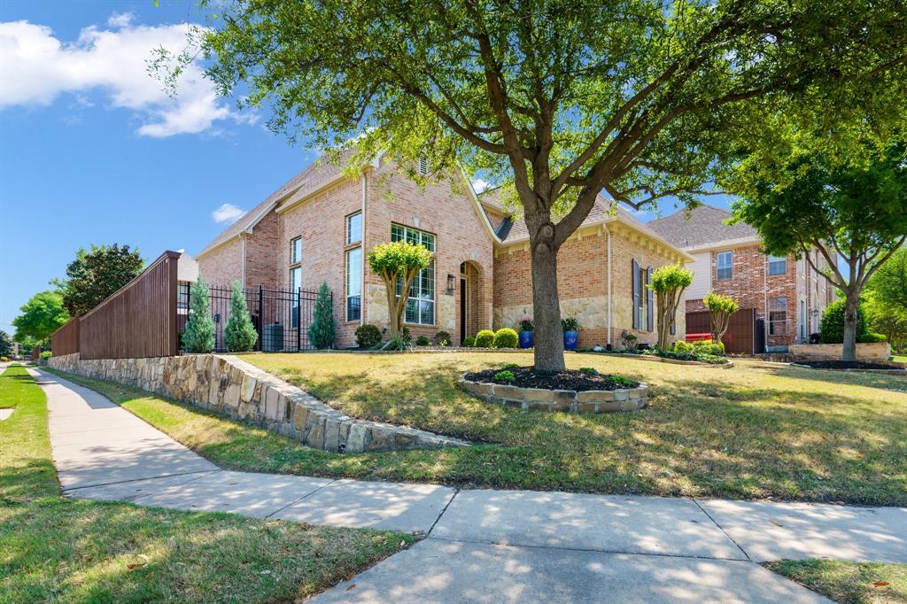 2716 Broken Bow Circle