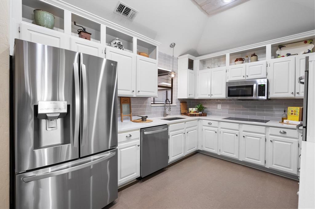 1512 Cobblestone Drive