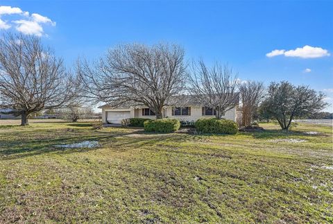 Photo of 1603 State Highway 78 S, Farmersville, TX 75442 (MLS # 20869890)