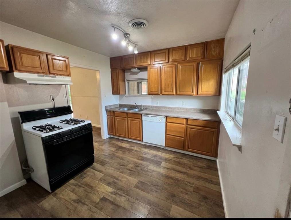 600 Lake Drive