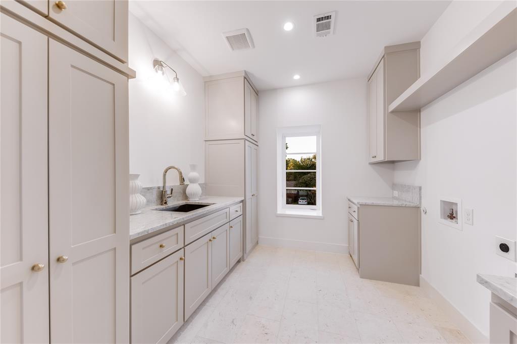 Wilshire Heights - Residential