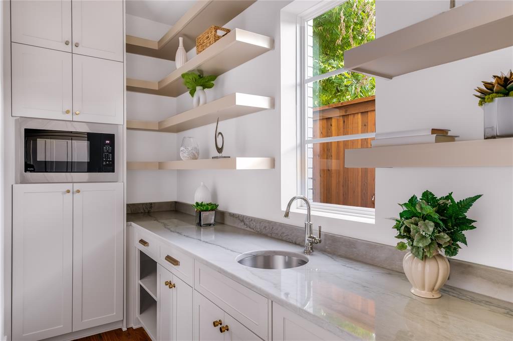 Wilshire Heights - Residential