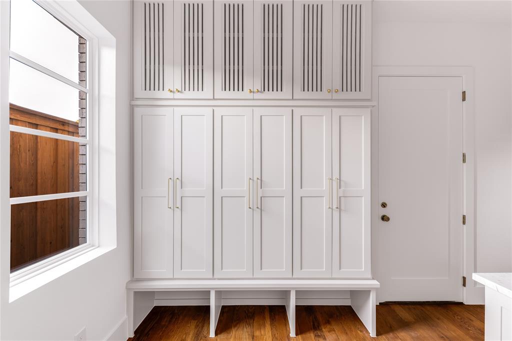 Wilshire Heights - Residential