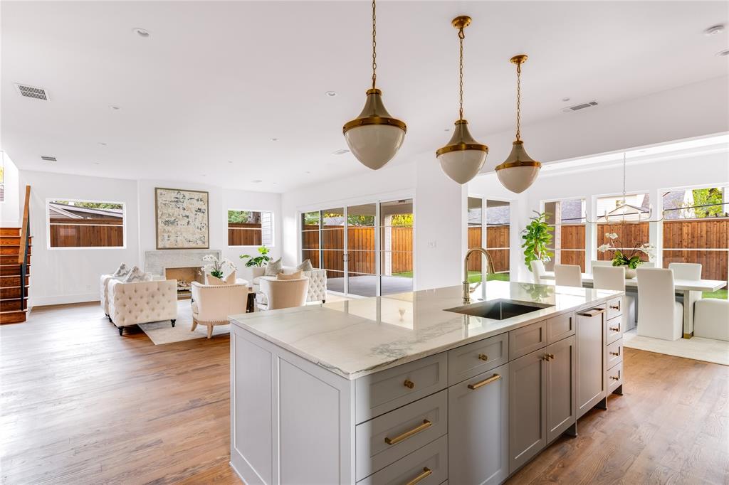 Wilshire Heights - Residential