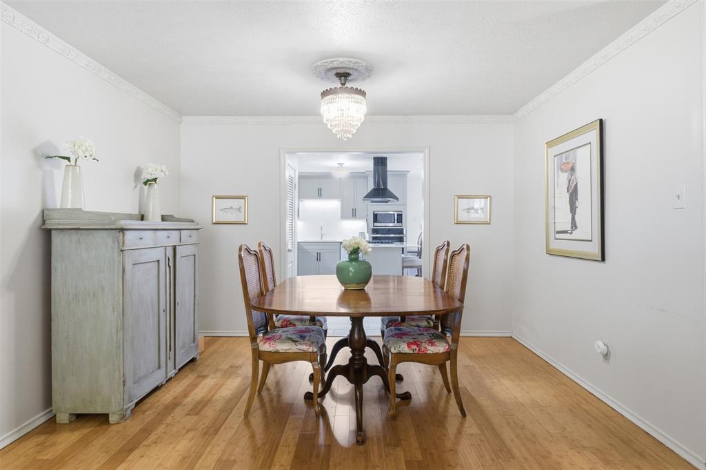 9027-9029 Villa Park Circle