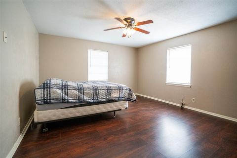 Tiny photo for 15 45th, Paris, TX 75460 (MLS # 21198408)