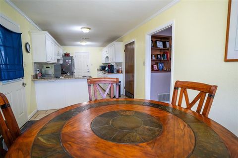 Tiny photo for 15 45th, Paris, TX 75460 (MLS # 21198408)