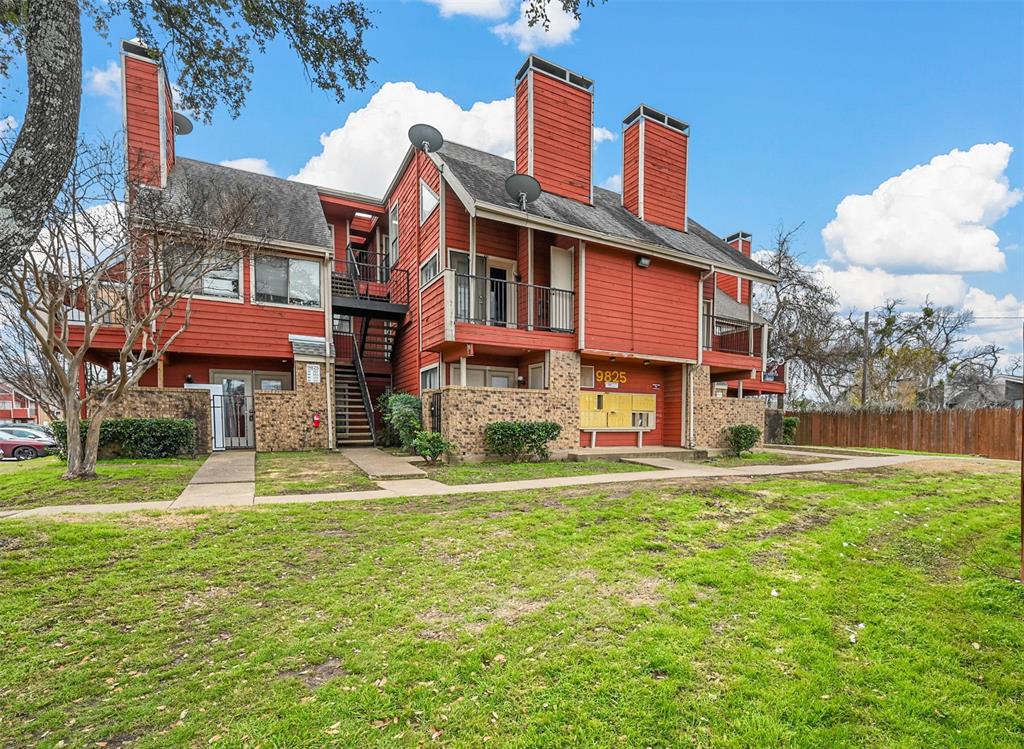9825 Walnut Street 206