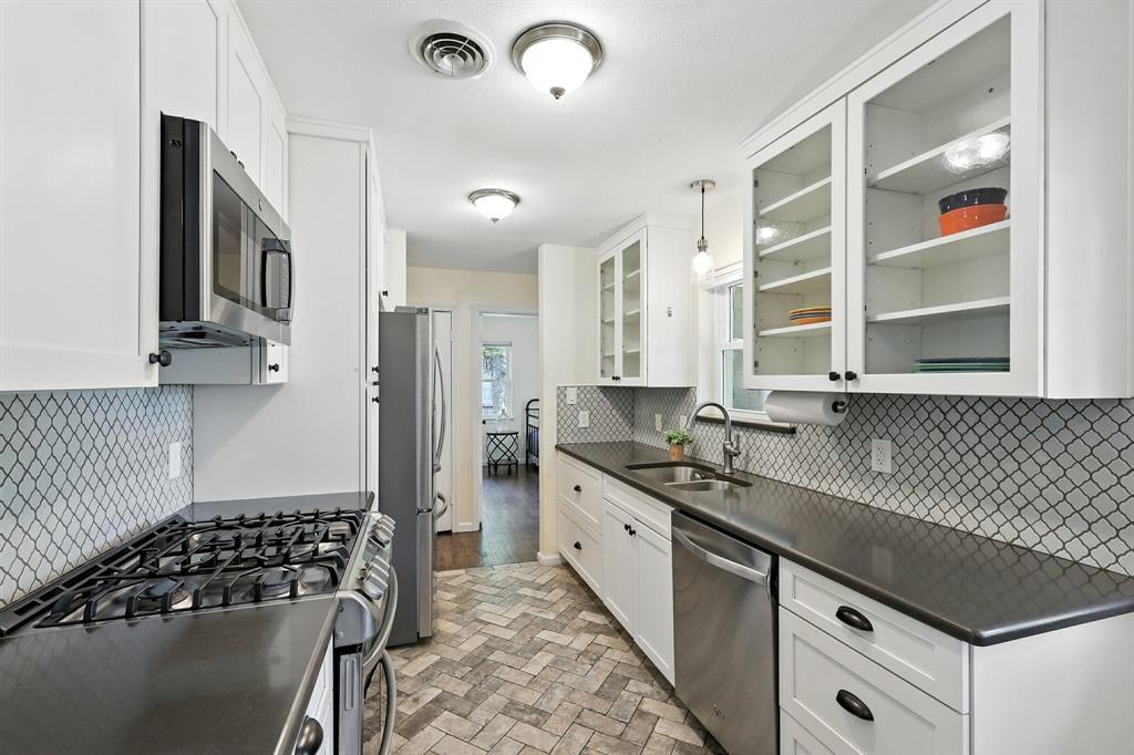 348 Parkwood Place