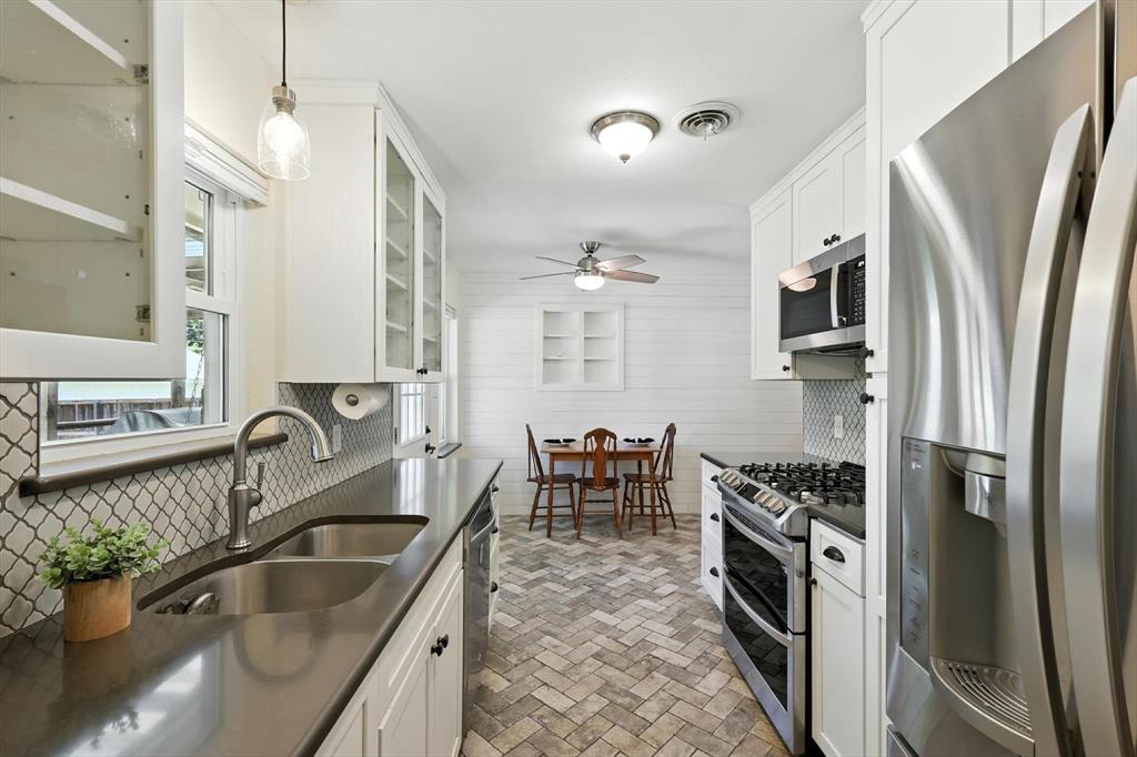 348 Parkwood Place