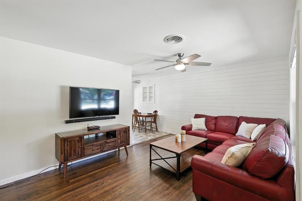 348 Parkwood Place