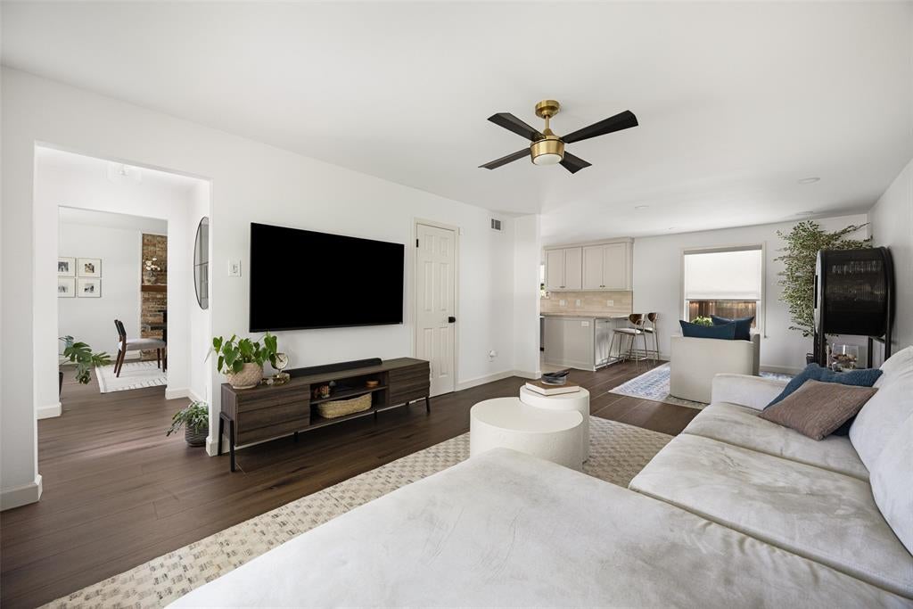 1537 Mapleton Drive