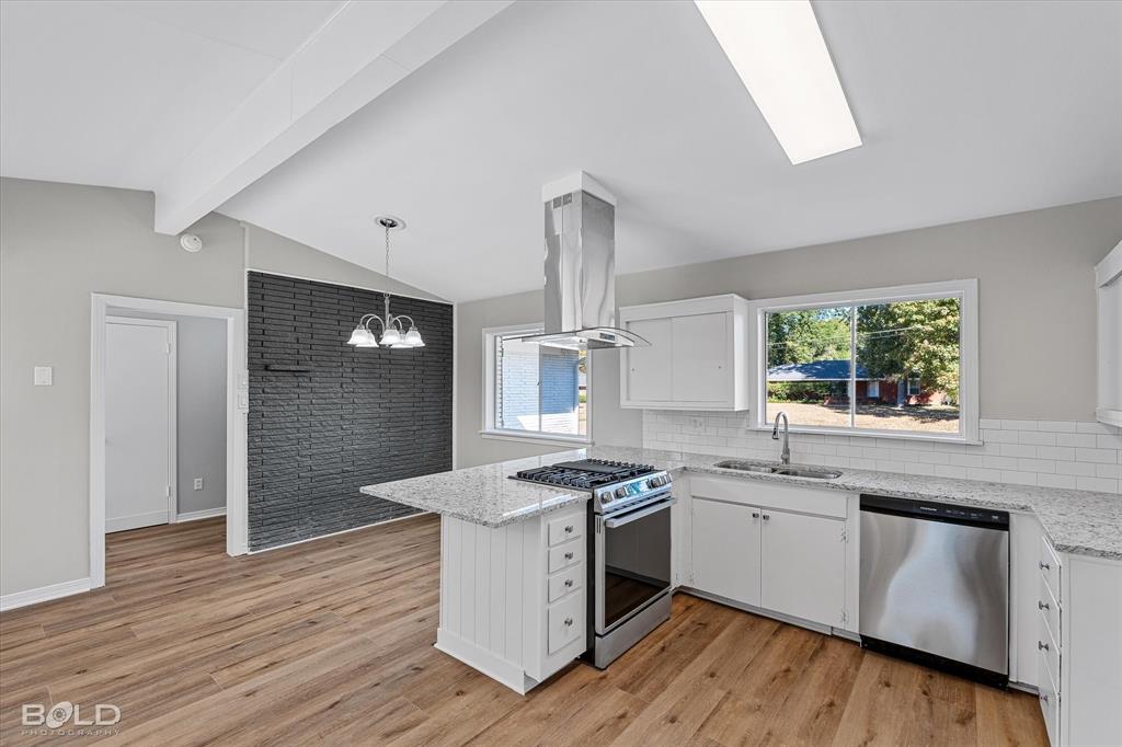 Shreveport, Louisiana 71107, United States, 2 Bedrooms Bedrooms, ,2 BathroomsBathrooms,Residential,Contingent,37583