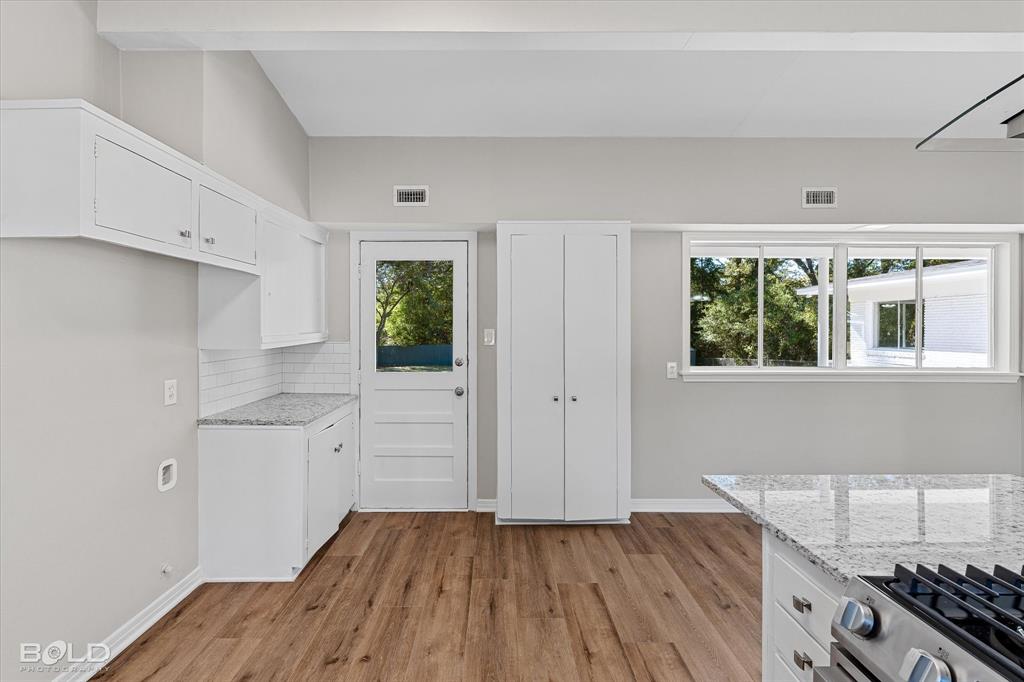 Shreveport, Louisiana 71107, United States, 2 Bedrooms Bedrooms, ,2 BathroomsBathrooms,Residential,Contingent,37583