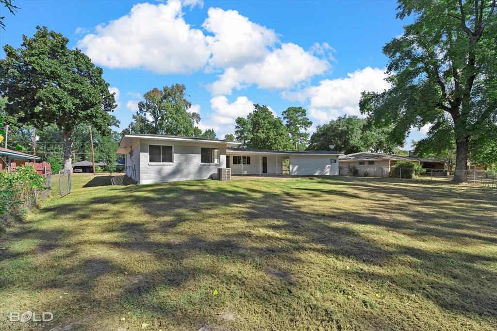 Shreveport, Louisiana 71107, United States, 2 Bedrooms Bedrooms, ,2 BathroomsBathrooms,Residential,Contingent,37583
