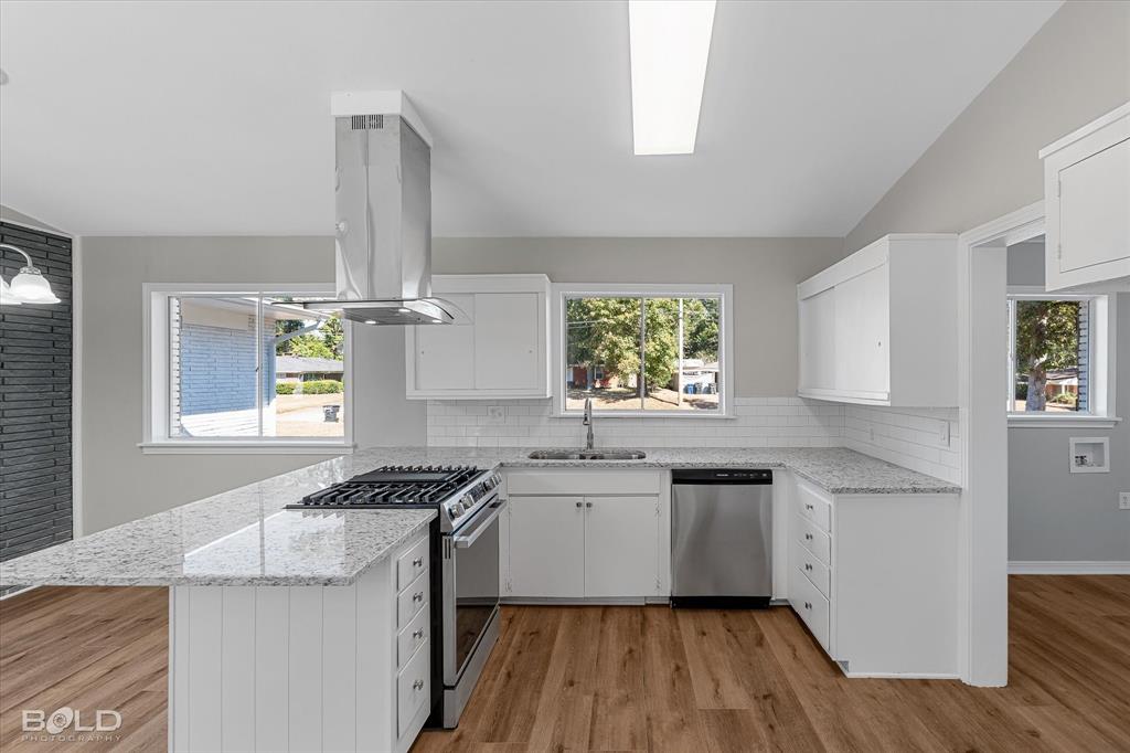 Shreveport, Louisiana 71107, United States, 2 Bedrooms Bedrooms, ,2 BathroomsBathrooms,Residential,Contingent,37583