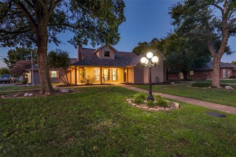 2209 Vicksburg Drive Sachse TX 75048