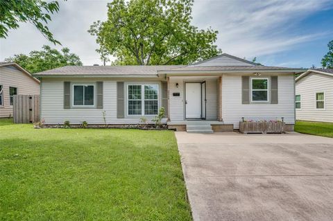 Photo of 2316 Cunningham Street, Irving, TX 75062 (MLS # 21240920)