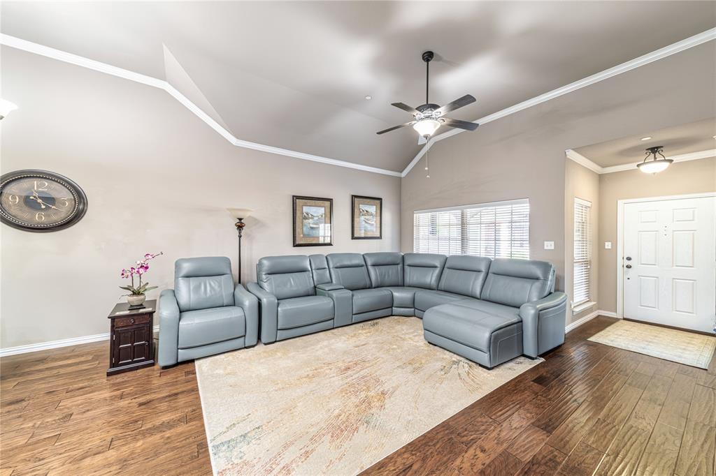 5715 Hummingbird Lane