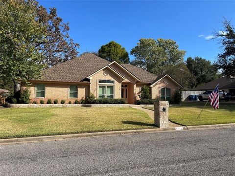 Photo of 1111 Lonnie Drive, Athens, TX 75751 (MLS # 21212442)