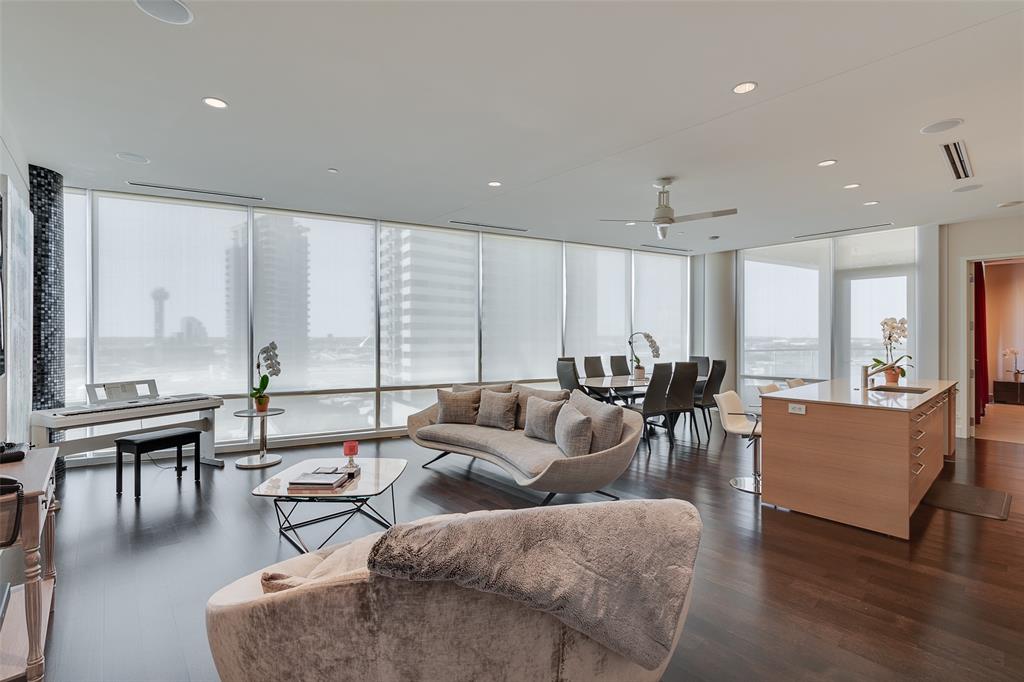 2408 Victory Park Lane 1233