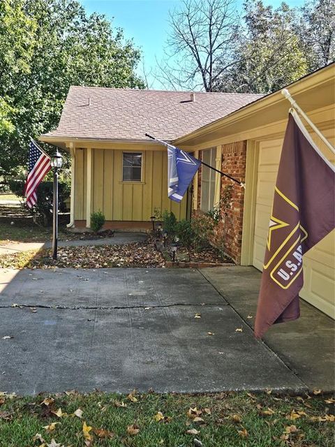 A home in Bonham