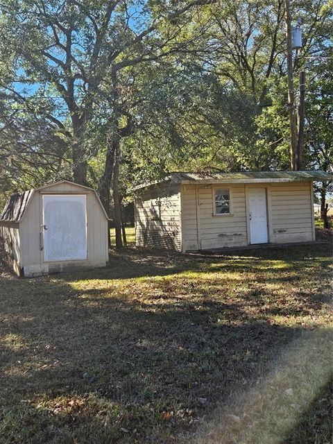 A home in Bonham