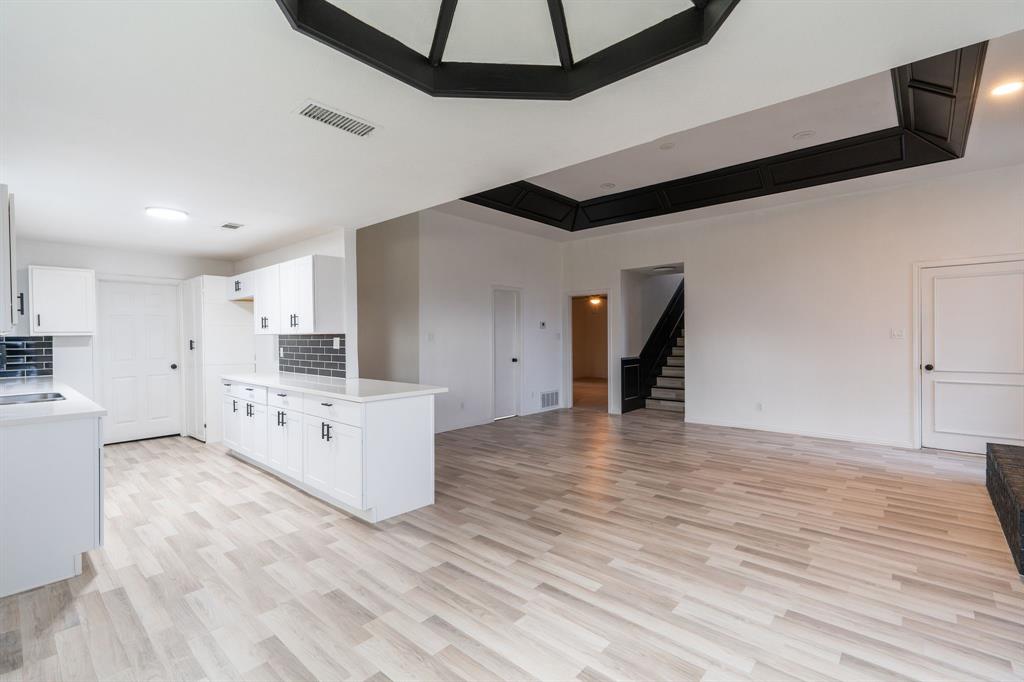 2511 Pepper Tree Circle