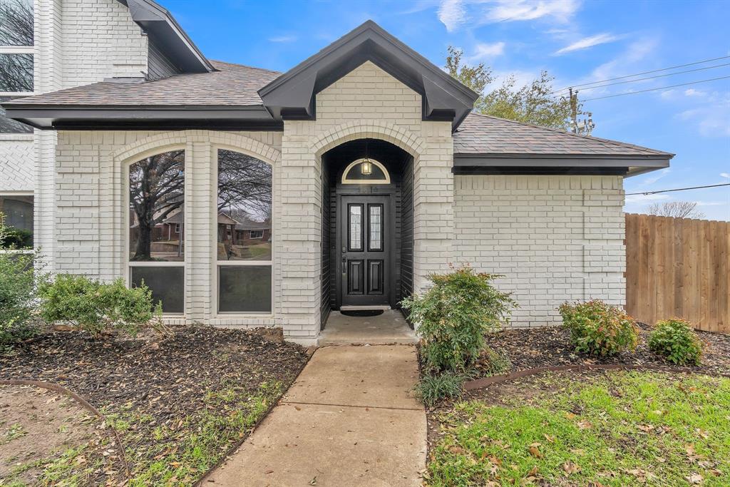 2511 Pepper Tree Circle