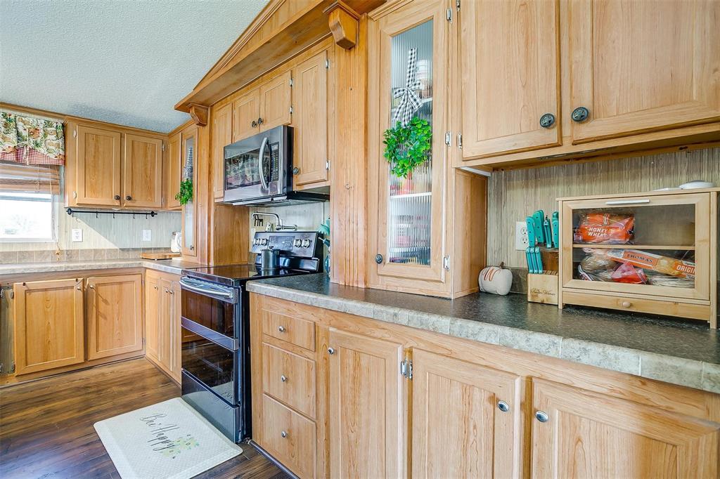 Photo 9 of 40 of 2508 Willow Oak Lane house