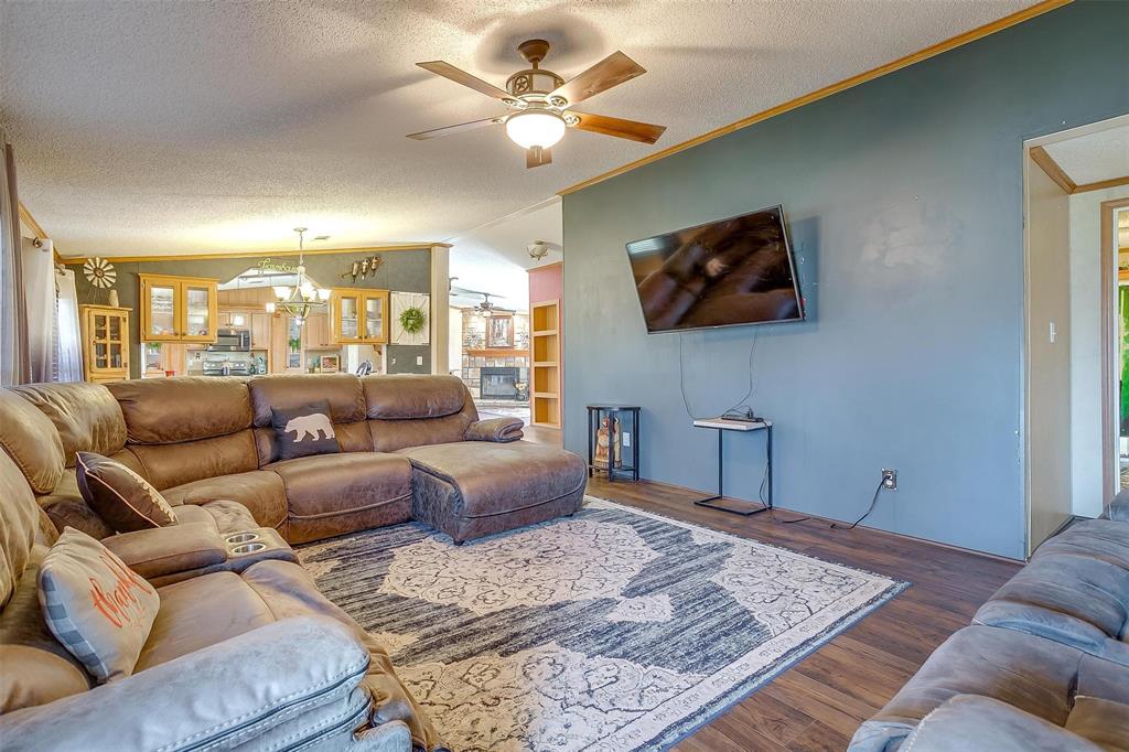 Photo 15 of 40 of 2508 Willow Oak Lane house