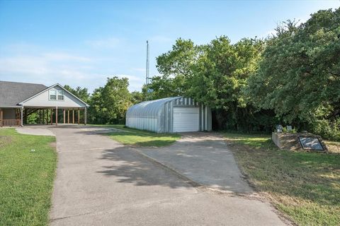 A home in Grand Saline