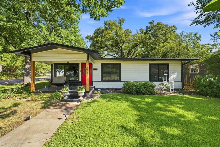 Photo 1 of 29 — 3921 Austin Avenue, Waco, TX 76710