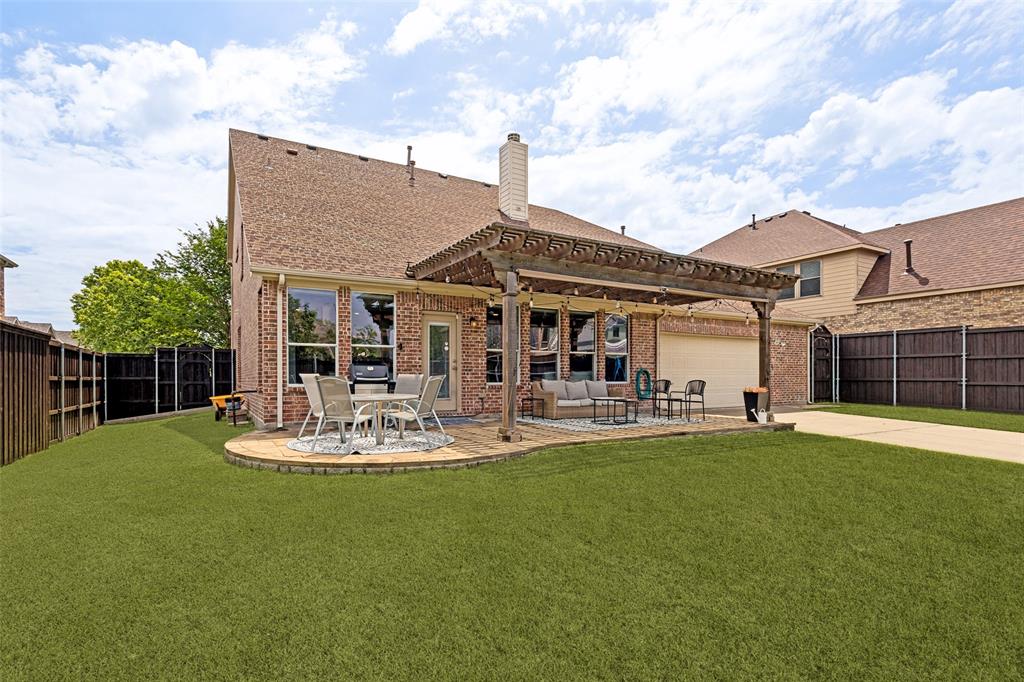 1401 Farmington Drive