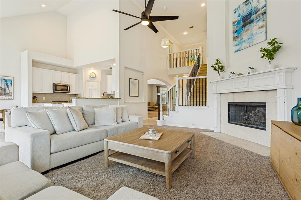 1401 Farmington Drive