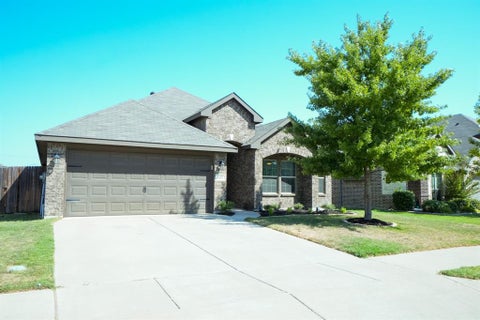 Photo of 4112 Sweet Clover Lane, Fort Worth, TX 76036 (MLS # 21360209)