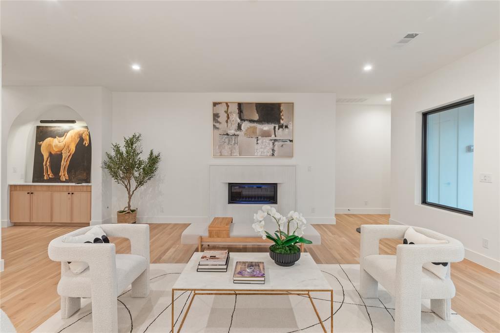 MONTEBELLO PARK - Residential