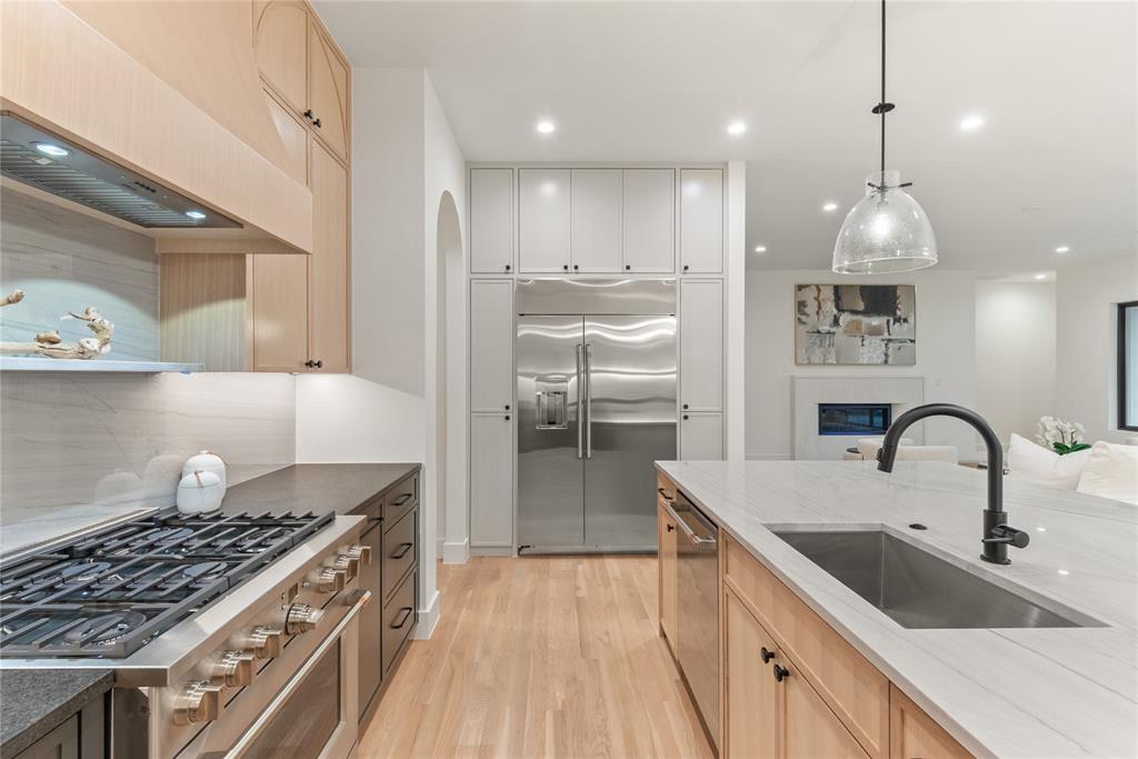 MONTEBELLO PARK - Residential