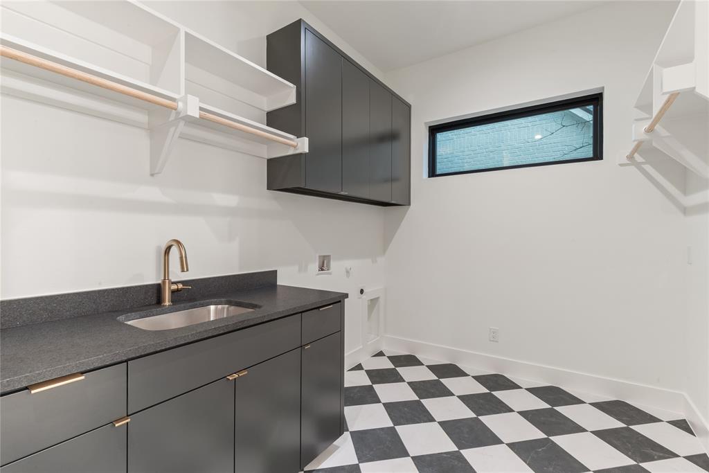 MONTEBELLO PARK - Residential