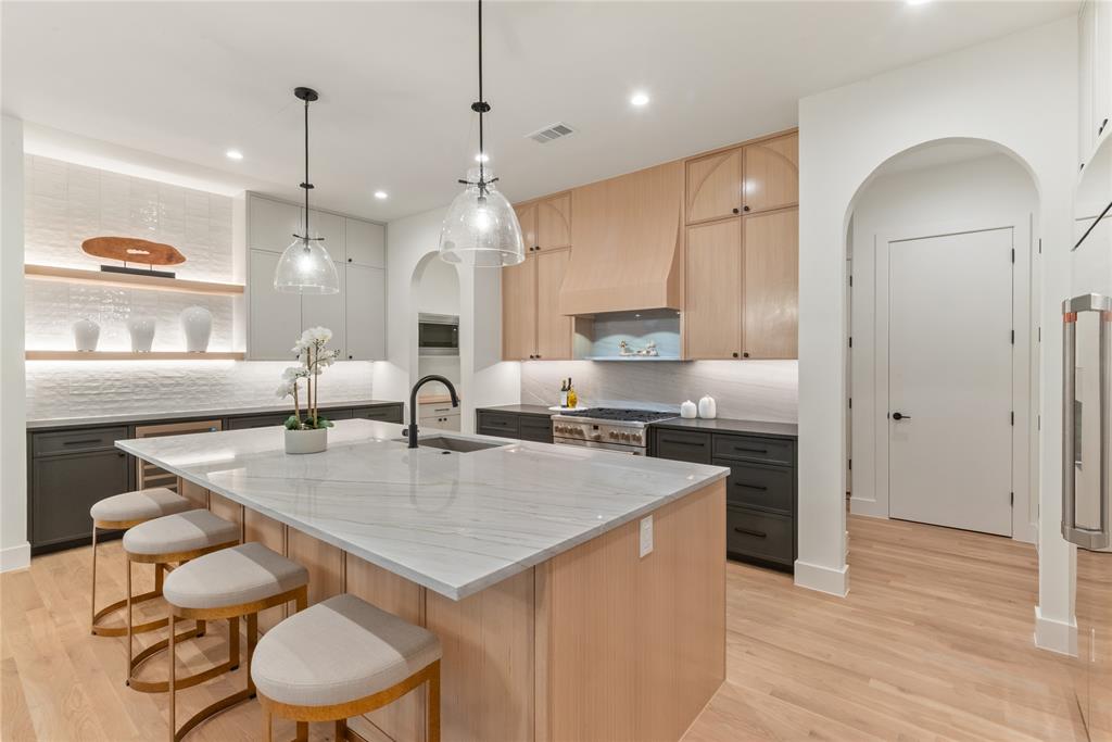 MONTEBELLO PARK - Residential