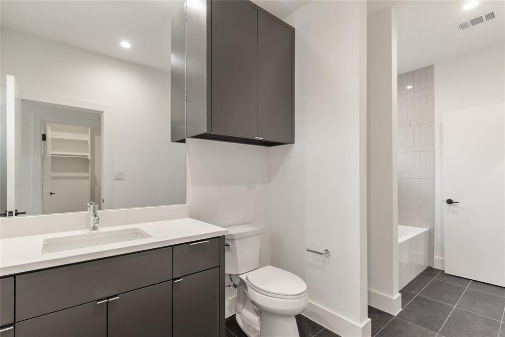 MONTEBELLO PARK - Residential